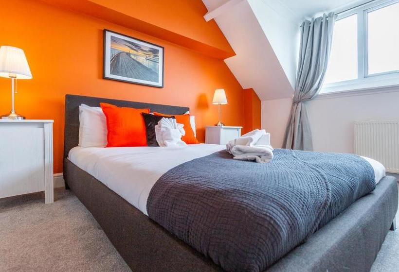 膳宿费 Estuary House