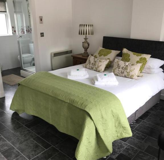 Пансион Garfield Guesthouse