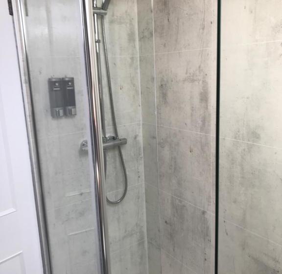 Пансион Garfield Guesthouse