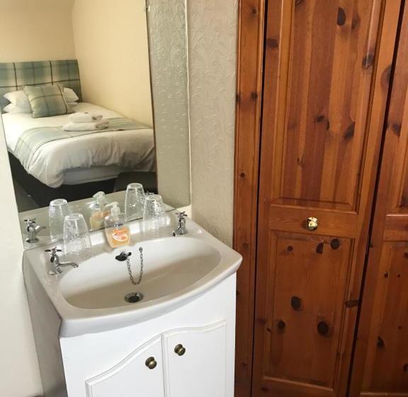 Пансион Garfield Guesthouse