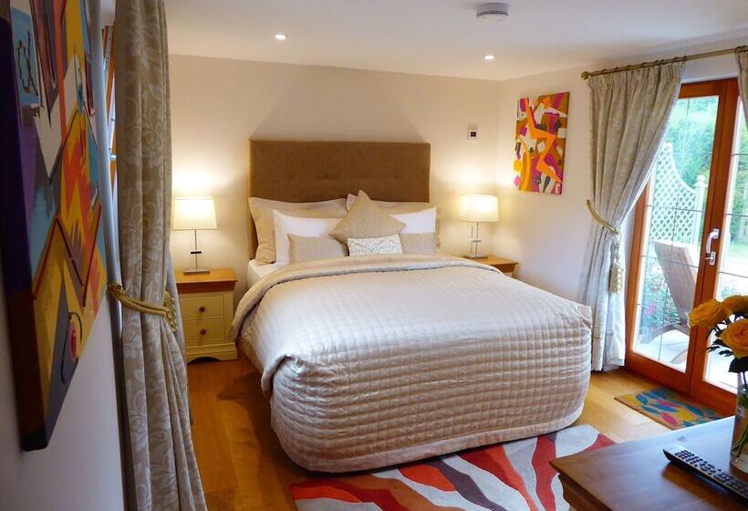 פנסיון Handywater Cottages