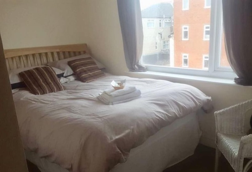 펜션 Macleods Guest House