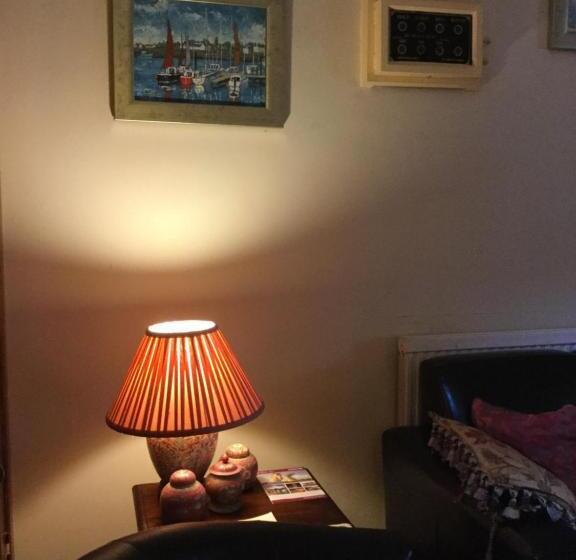 Пансион Montague Guest House