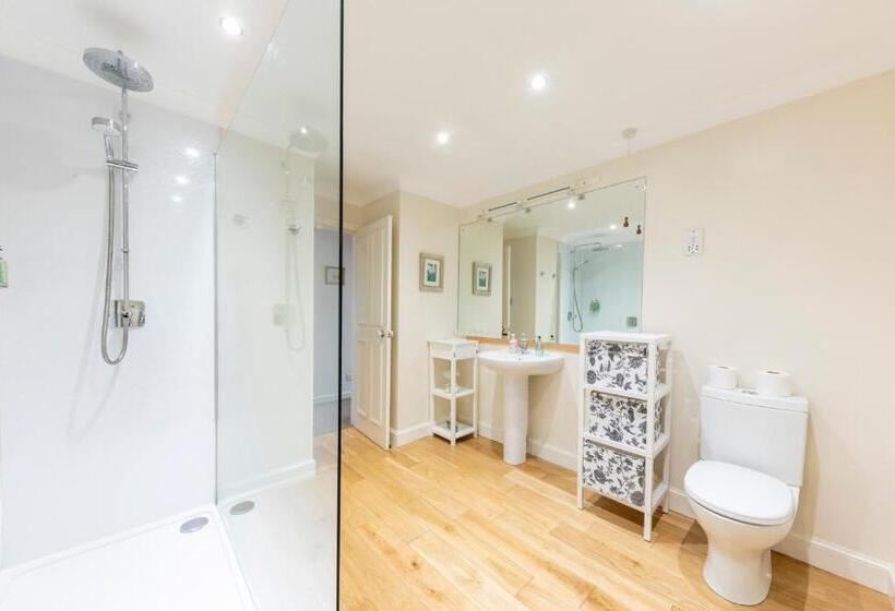 Пансион Montague Guest House