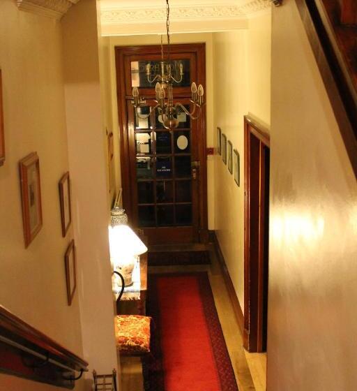 Пансион Montague Guest House