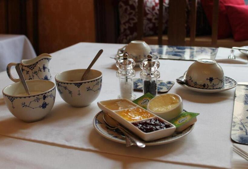 Пансион Montague Guest House