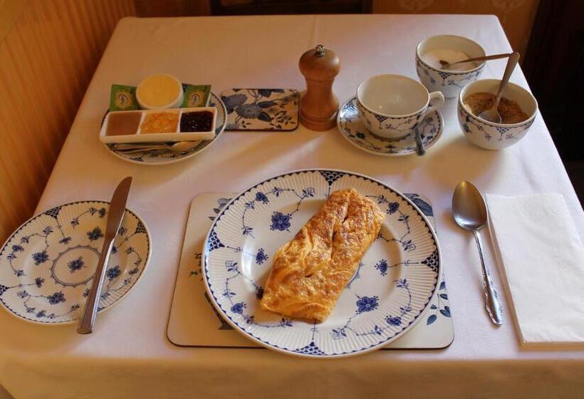 Пансион Montague Guest House