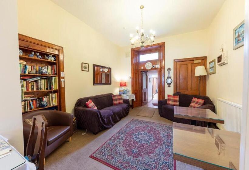 Пансион Montague Guest House