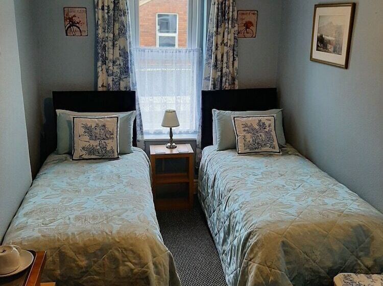 بنسيون Rosemead Guest House