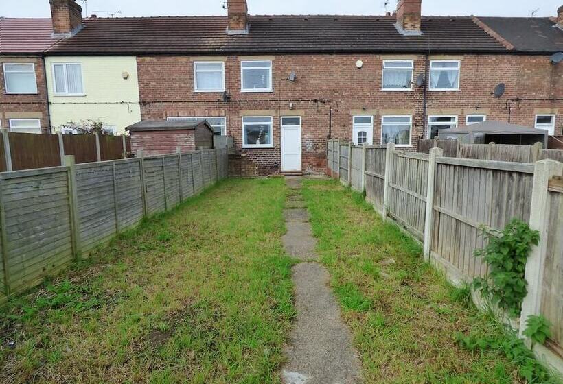 ペンション Shirebrook House