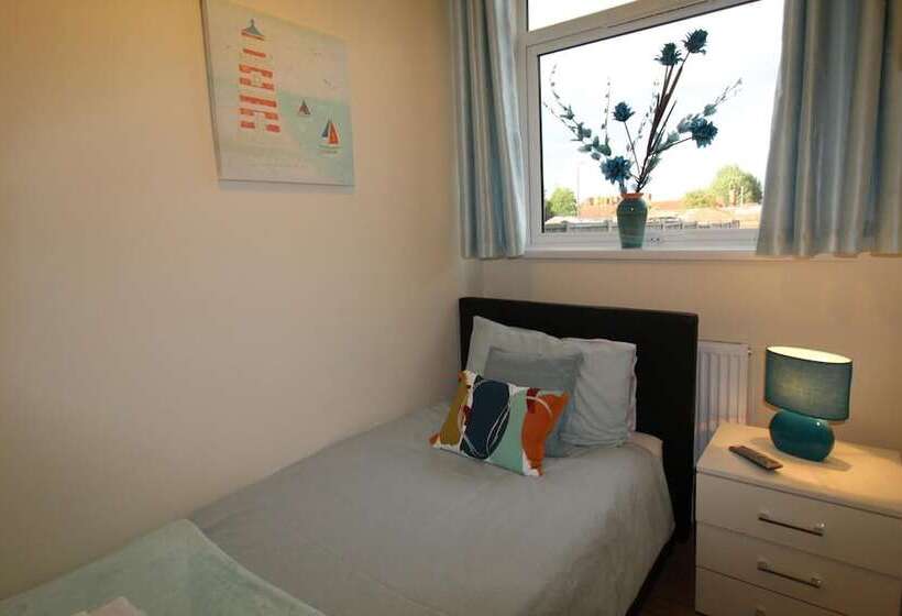 פנסיון Shirebrook House