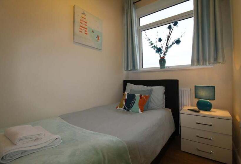 ペンション Shirebrook House