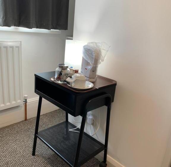 Пансион St Anne S Road Guest House