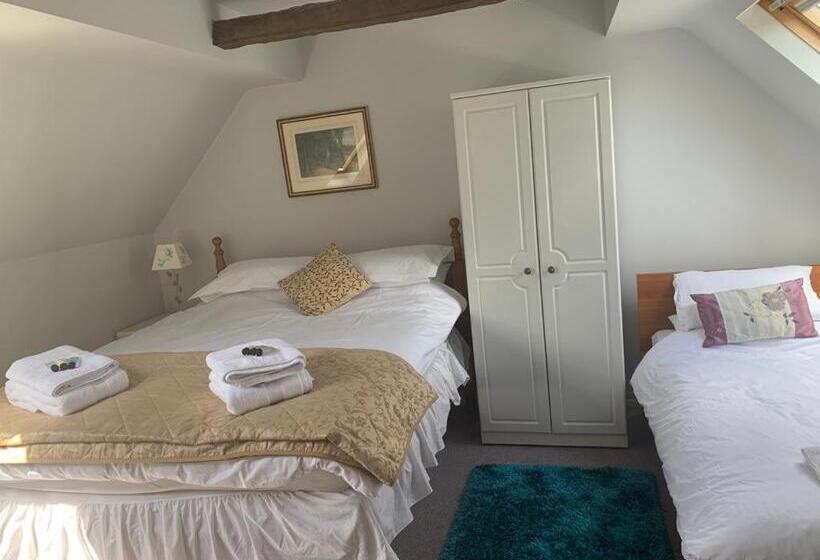 ペンション The Lampet Arms