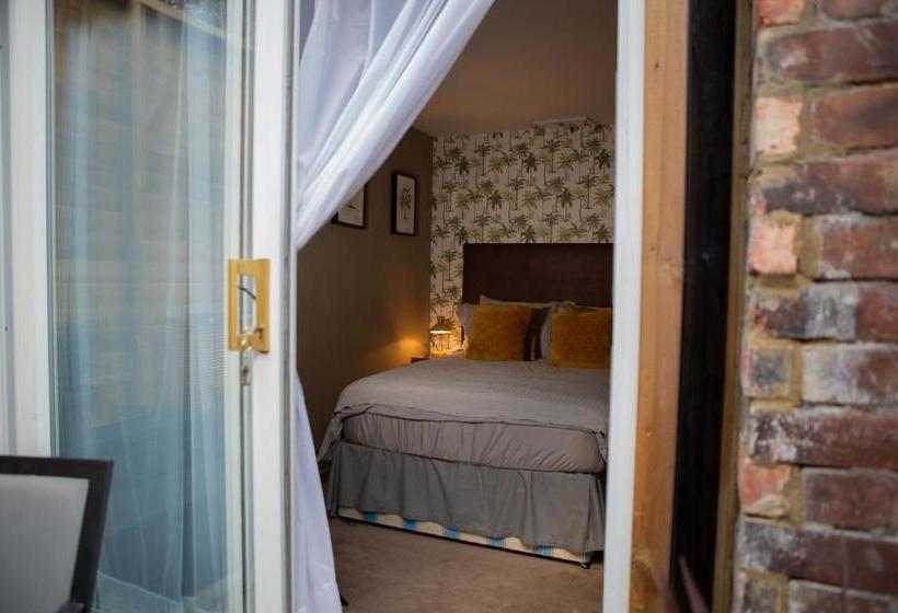 פנסיון The Pear Tree