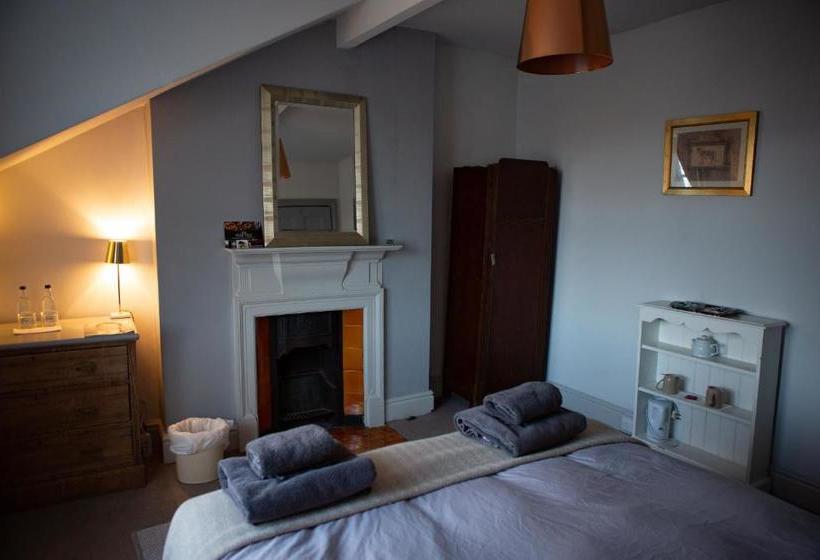 פנסיון The Pear Tree