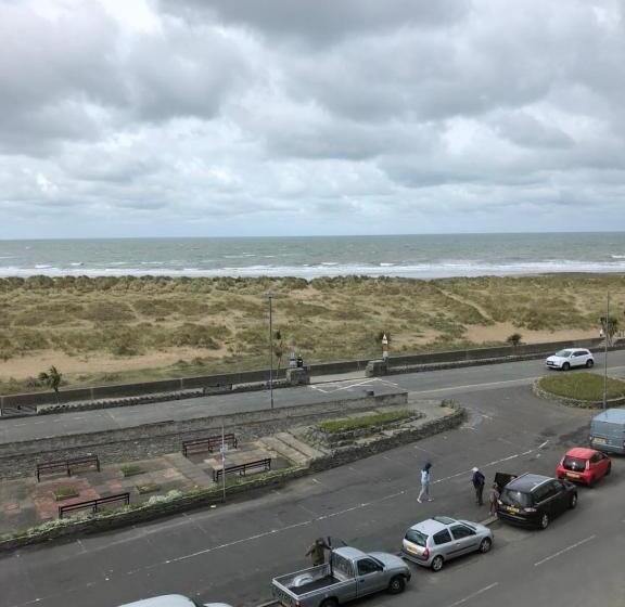 بنسيون The Sandpiper