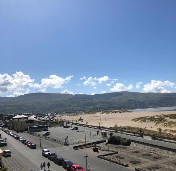 بنسيون The Sandpiper