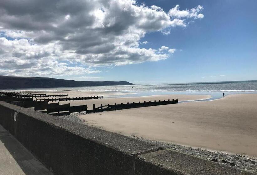 بنسيون The Sandpiper