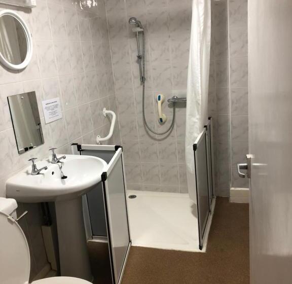 بنسيون The Sandpiper