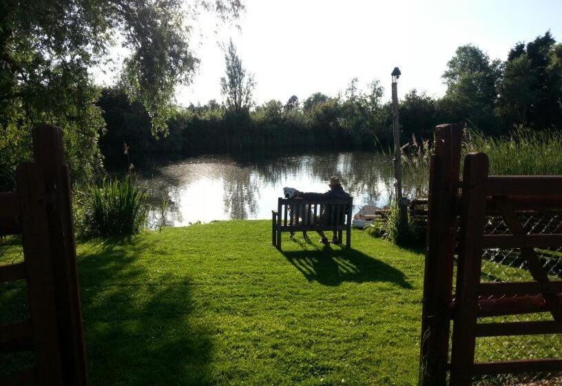 Пансион Waterside Guest House