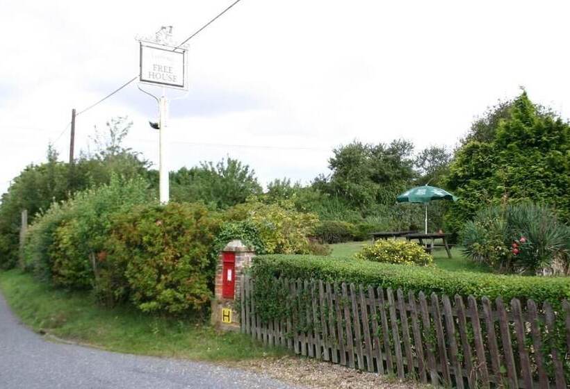 Общежитие Farmhouse Inn