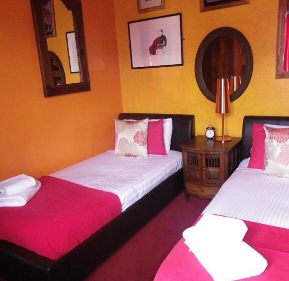 ユースホステル Fifteens Of Swinley