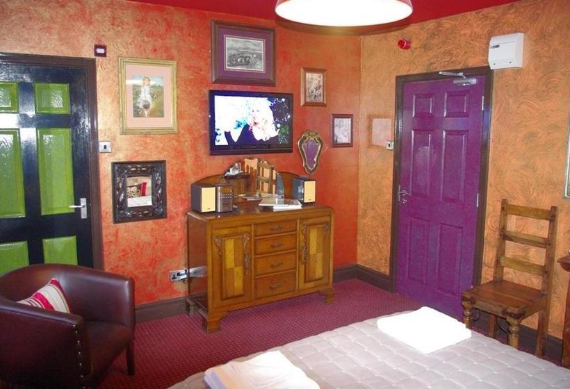 ユースホステル Fifteens Of Swinley