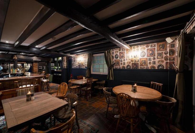 ユースホステル George And Dragon