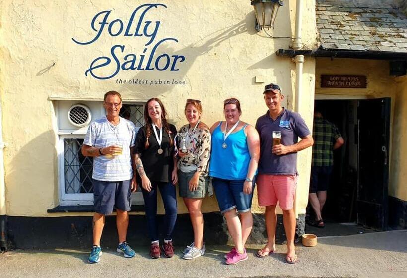 הוסטל Jolly Sailor Inn