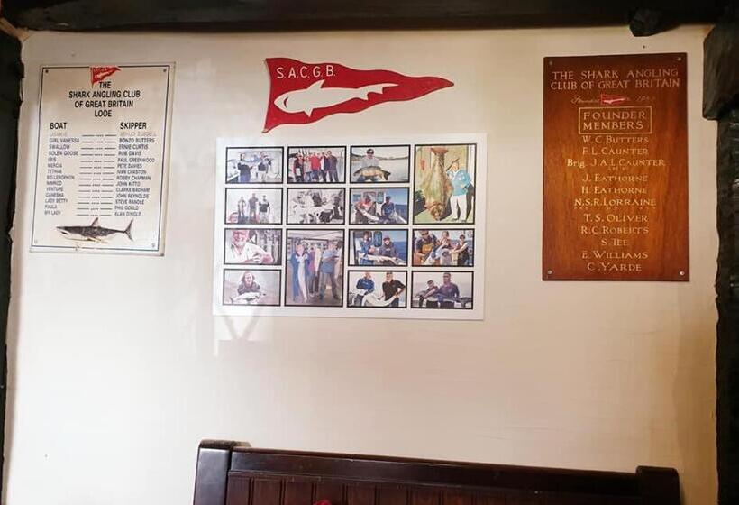 הוסטל Jolly Sailor Inn