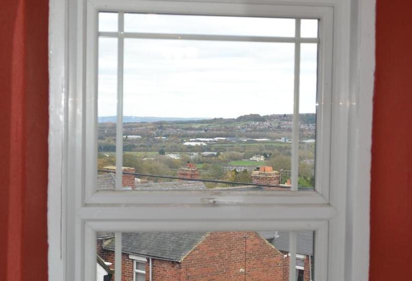 הוסטל Oak Tree Inn