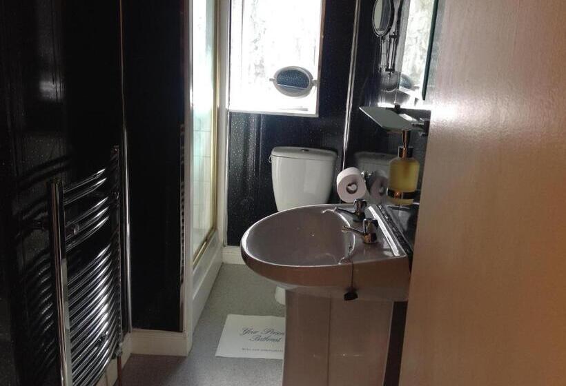 Общежитие Shears Inn