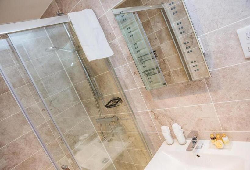 فندق صغير The Black Swan Inn