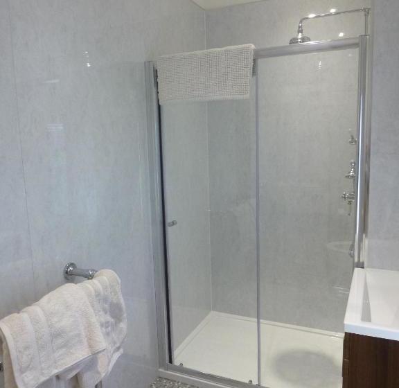 הוסטל The Castle Inn