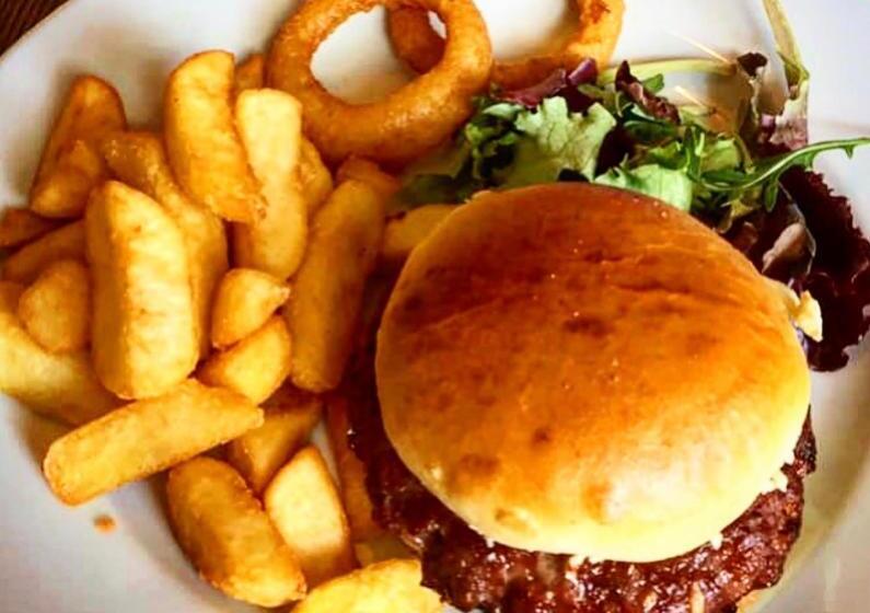 הוסטל The Coach And Horses Inn