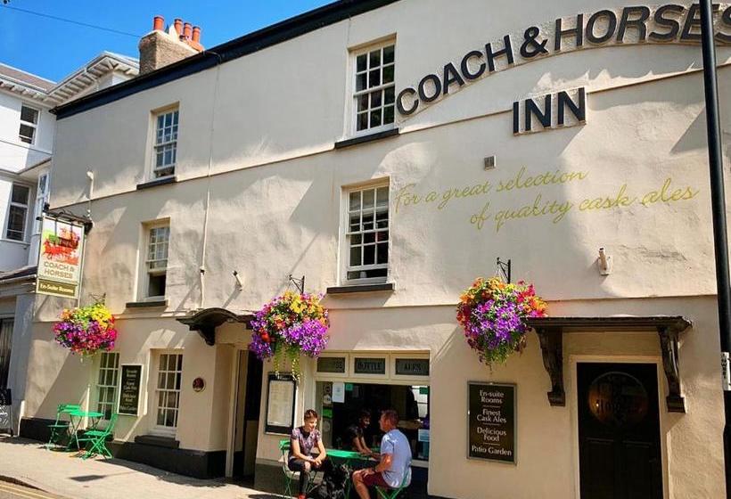הוסטל The Coach And Horses Inn