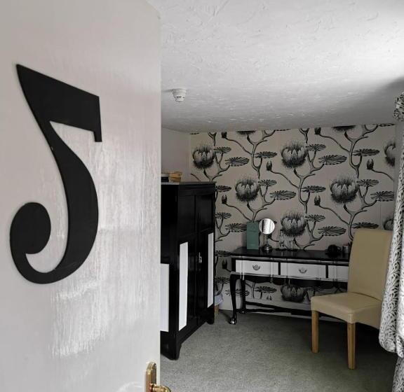 הוסטל The Compasses Inn