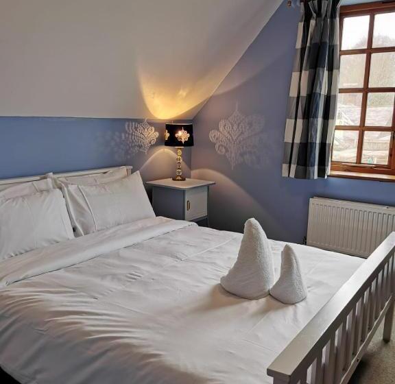 הוסטל The Compasses Inn