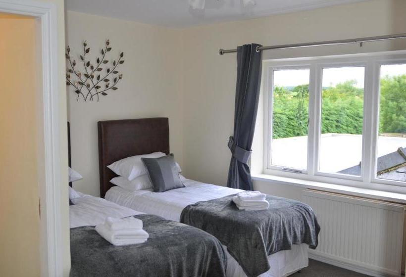 הוסטל The George Carvery &