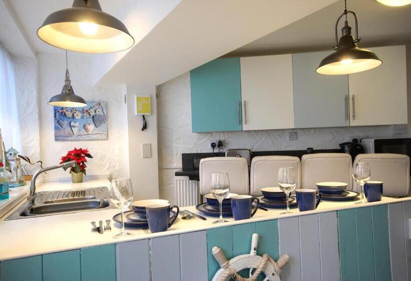 ユースホステル Smugglers Luxury Accommodation