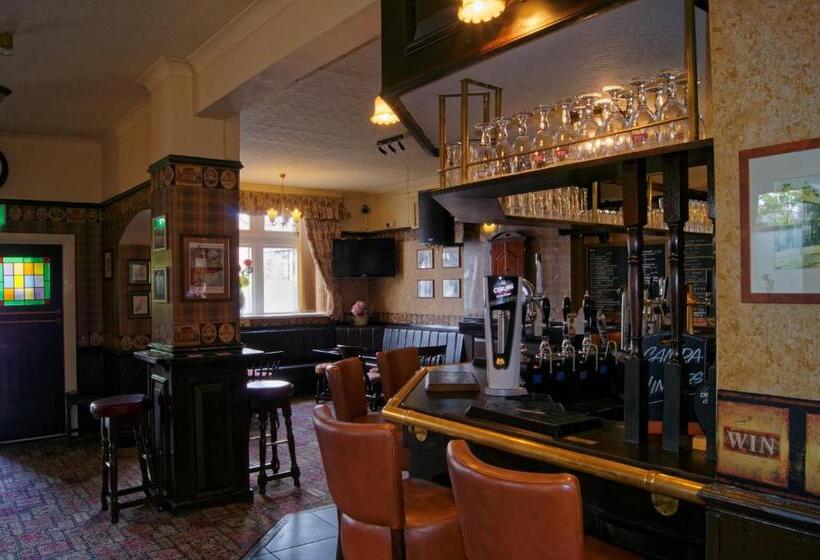 הוסטל The Old Crown Inn