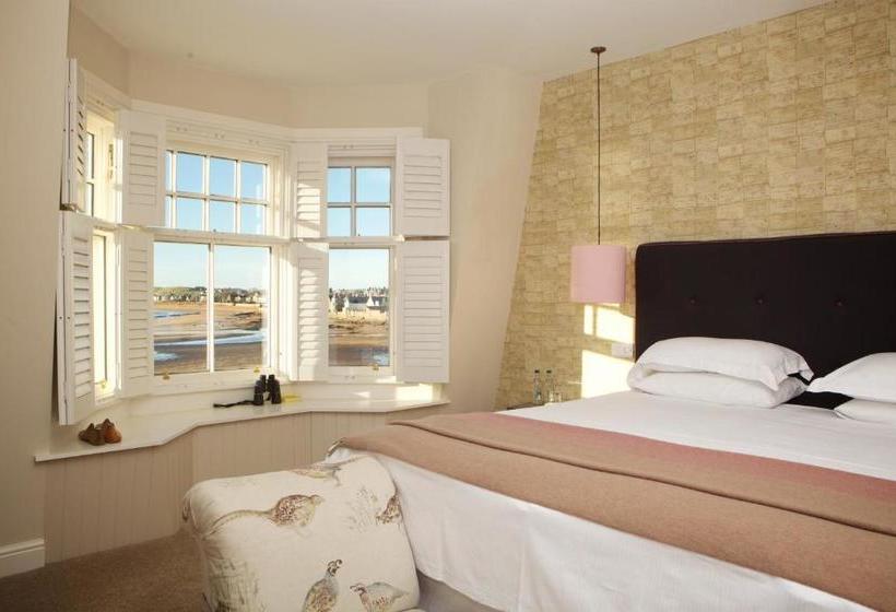 فندق صغير The Ship Inn