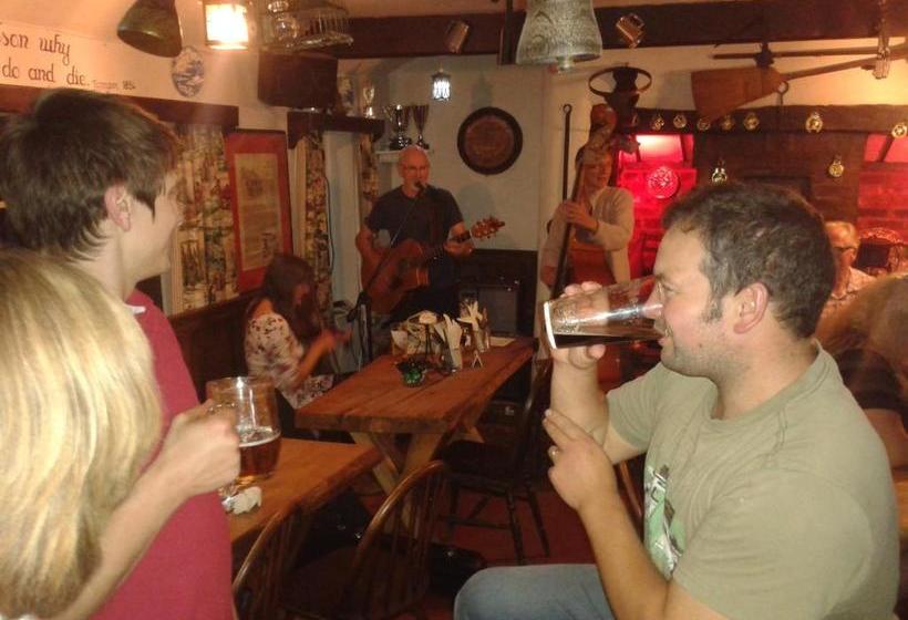 הוסטל The White Hart Inn