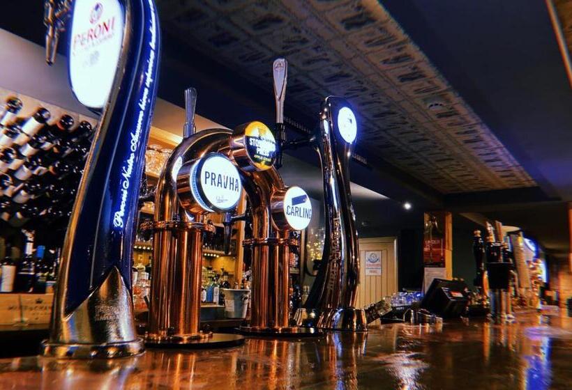 ベッドアンドブレックファースト The Queens At Horton