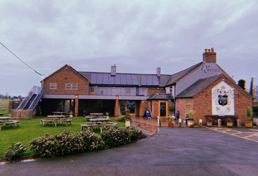 ベッドアンドブレックファースト The Queens At Horton