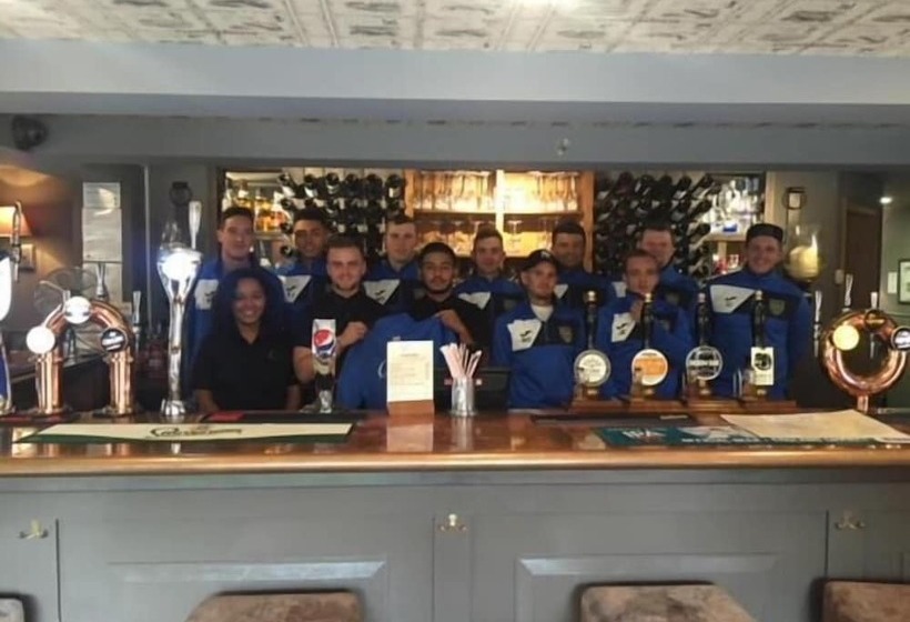 ベッドアンドブレックファースト The Queens At Horton