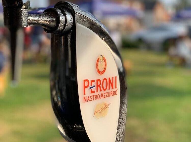 ベッドアンドブレックファースト The Queens At Horton