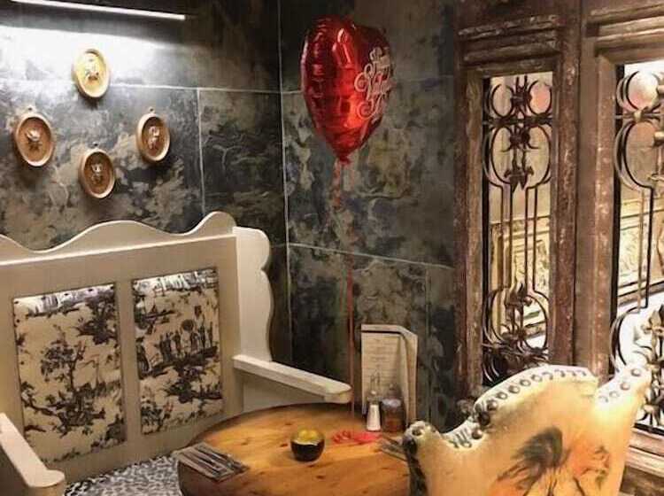 ベッドアンドブレックファースト The Queens At Horton