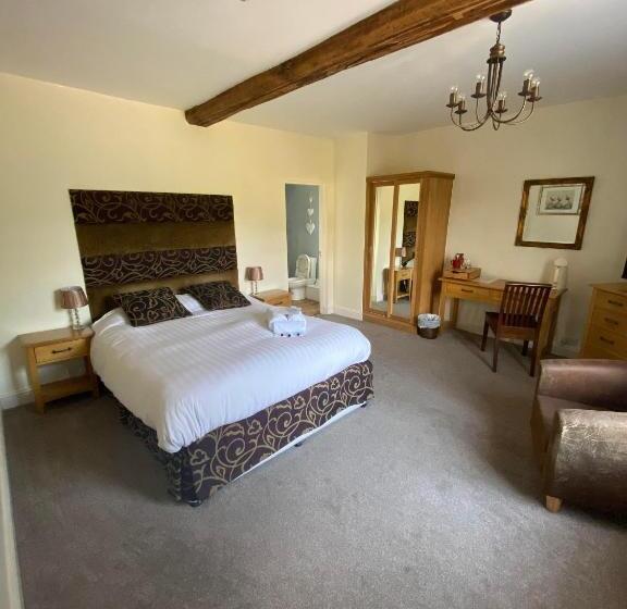 تختخواب و صبحانه The Royal Oak